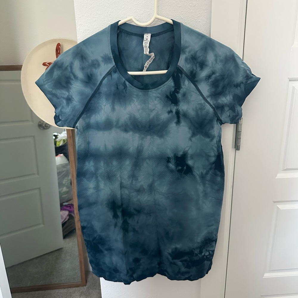 Lululemon Blue Tie-Dye Swiftly Top